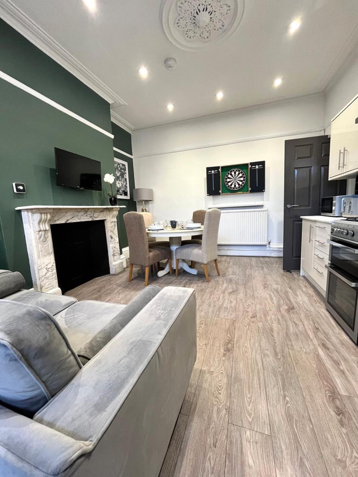 Stylish Home From Home In Derby - Great For Contractors, Groups & Families With Free Parking Bagian luar foto